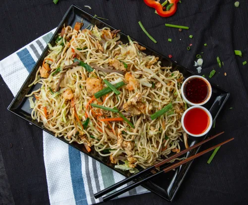 Hakka or Crispy Noodles Mix | Thekawloon.com | Kawloon Chinese Restaurant, Abu Dhabi, UAE